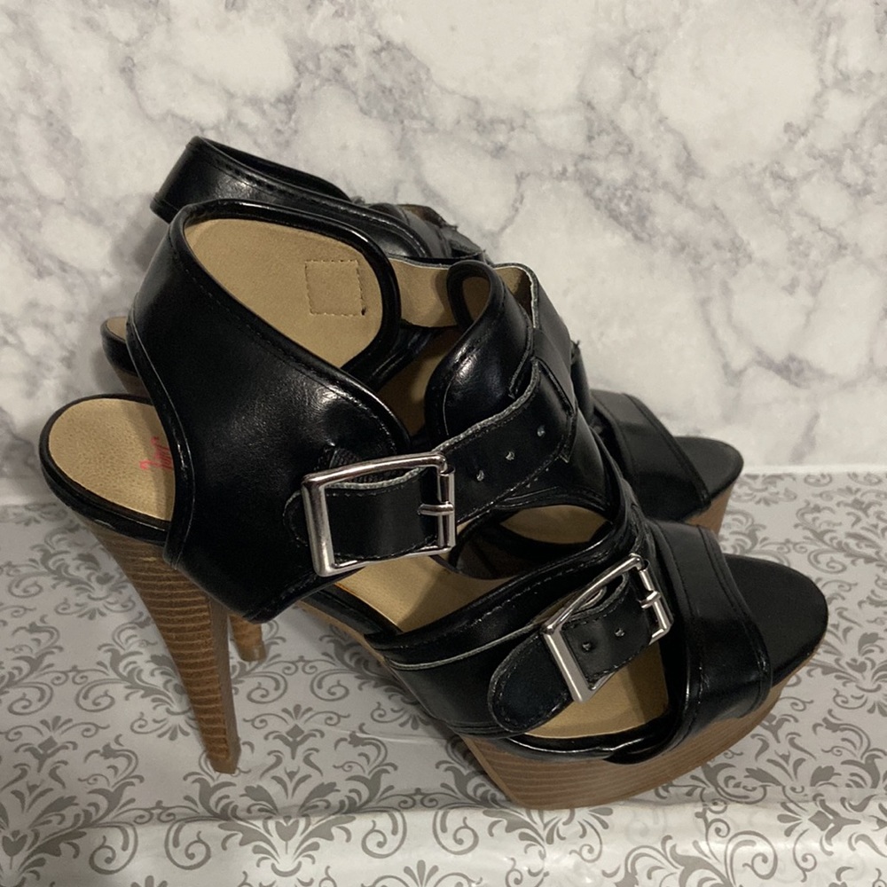 Just fab high heels shoes size 7.5